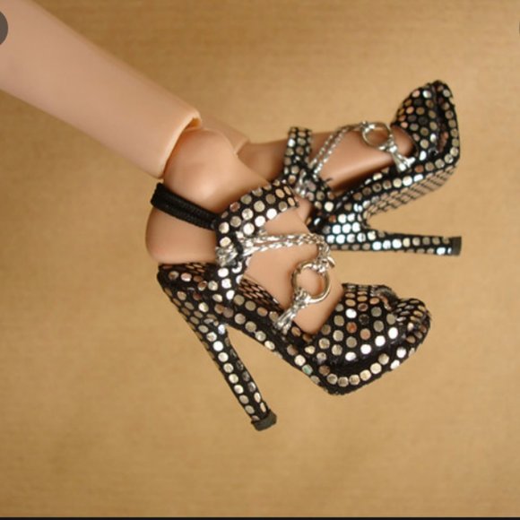 Meet your Posher, Posh Closet Diaries - Picture 1 of 1